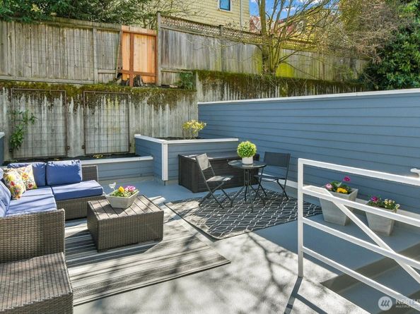 2350 10th Avenue E 111, Seattle WA 98102