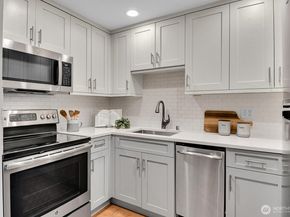 2350 10th Avenue E 111, Seattle WA 98102