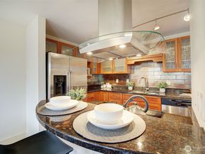 11058 NE 33rd Place D6, Bellevue WA 98004