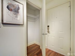 11058 NE 33rd Place D6, Bellevue WA 98004
