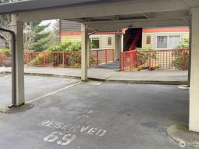 11058 NE 33rd Place D6, Bellevue WA 98004