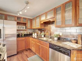 11058 NE 33rd Place D6, Bellevue WA 98004