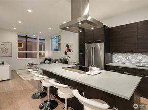 2330 W Plymouth Street B, Seattle WA 98199