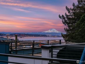 2330 W Plymouth Street B, Seattle WA 98199