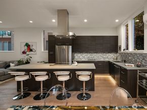 2330 W Plymouth Street B, Seattle WA 98199