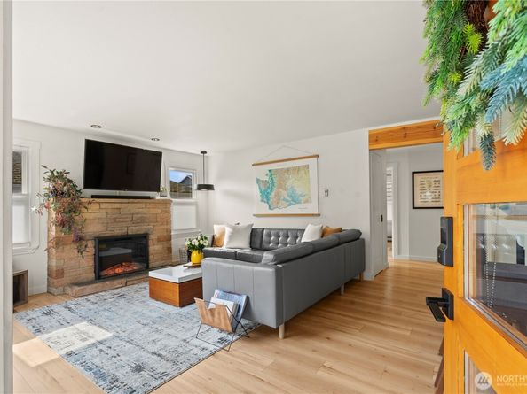 8053 16th Avenue NW, Seattle WA 98117