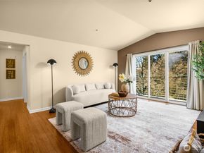 12034 15th Avenue NE 309, Seattle WA 98125