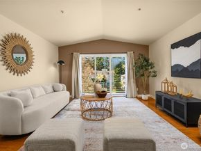 12034 15th Avenue NE 309, Seattle WA 98125