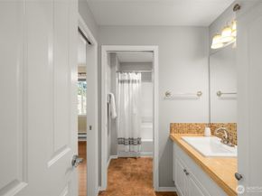 12034 15th Avenue NE 309, Seattle WA 98125