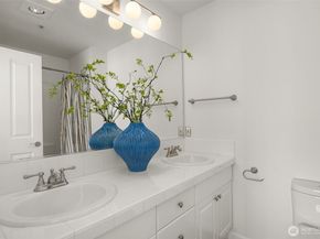 12034 15th Avenue NE 309, Seattle WA 98125