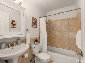 3626 14th Avenue W 203, Seattle WA 98119