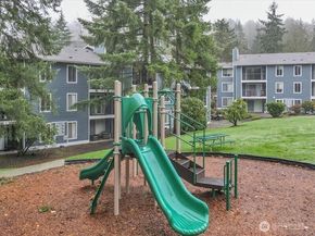 4635 W Lake Sammamish Parkway SE G305, Issaquah WA 98027