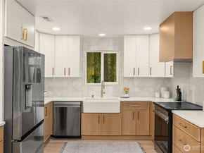 14442 Phelps Road NE, Bainbridge Island WA 98110