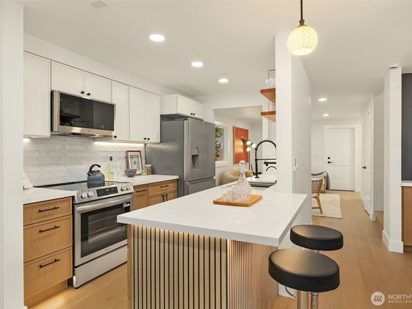 1039 NE 113th Street, Seattle WA 98125