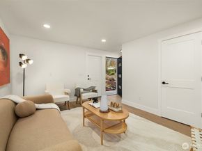 1039 NE 113th Street, Seattle WA 98125
