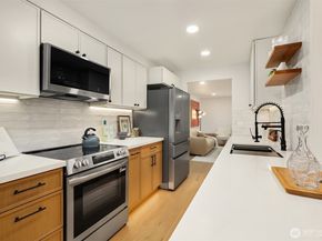 1039 NE 113th Street, Seattle WA 98125