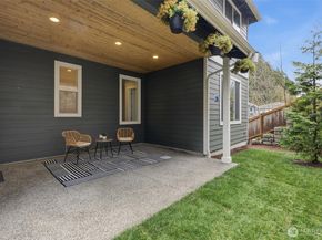 15249 NE Woodland Place, Woodinville WA 98072