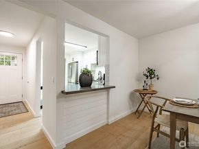 1607 102nd Place NE D1, Bellevue WA 98004