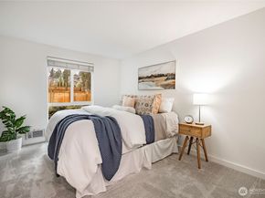 1607 102nd Place NE D1, Bellevue WA 98004