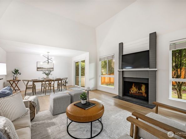 1607 102nd Place NE D1, Bellevue WA 98004