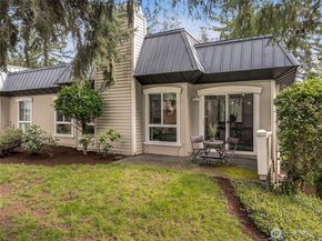 1607 102nd Place NE D1, Bellevue WA 98004