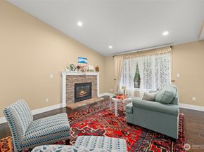 22706 NE 12th Place, Sammamish WA 98074