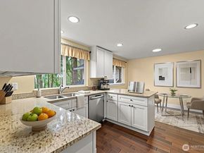 22706 NE 12th Place, Sammamish WA 98074