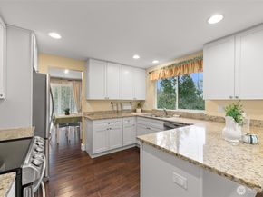 22706 NE 12th Place, Sammamish WA 98074