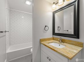 22706 NE 12th Place, Sammamish WA 98074