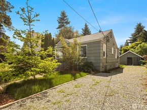 935 N 92nd Street, Seattle WA 98103