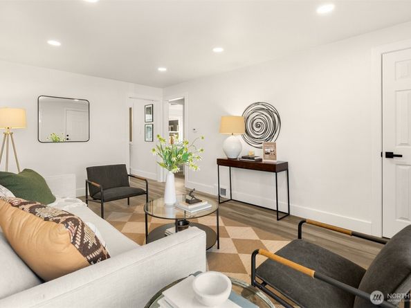 935 N 92nd Street, Seattle WA 98103