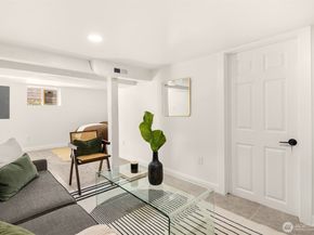 935 N 92nd Street, Seattle WA 98103