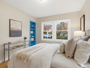 5232 38th Avenue NE, Seattle WA 98105