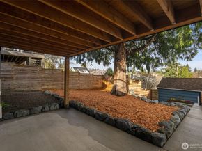 5232 38th Avenue NE, Seattle WA 98105