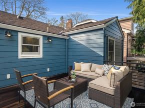 5232 38th Avenue NE, Seattle WA 98105
