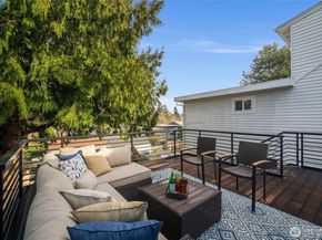 5232 38th Avenue NE, Seattle WA 98105
