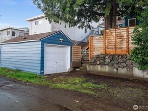 5232 38th Avenue NE, Seattle WA 98105