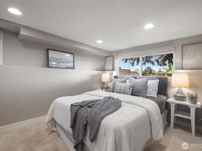 5232 38th Avenue NE, Seattle WA 98105