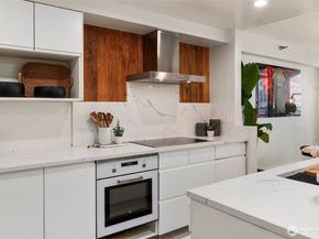 2621 2nd Ave 1601, Seattle WA 98121