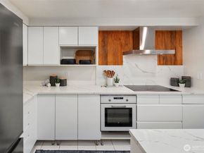 2621 2nd Ave 1601, Seattle WA 98121