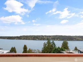 3820 NE 155th Place 403, Lake Forest Park WA 98155