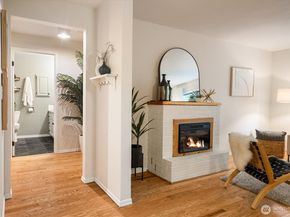 3820 NE 155th Place 403, Lake Forest Park WA 98155