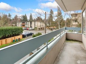 12300 33rd Avenue NE 202, Seattle WA 98125
