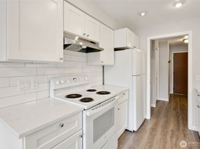 12300 33rd Avenue NE 202, Seattle WA 98125