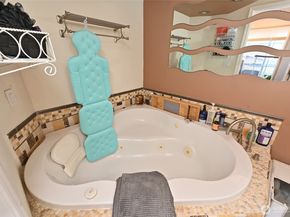 6539 40th Avenue NE, Seattle WA 98115