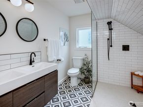 1919 11th Avenue E, Seattle WA 98102