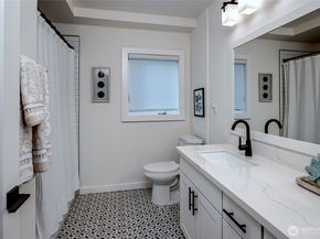 1919 11th Avenue E, Seattle WA 98102