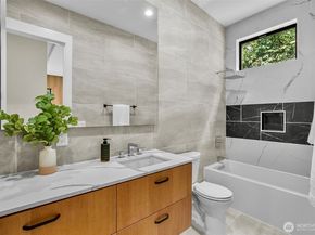 10823 SE 12th Street, Bellevue WA 98004