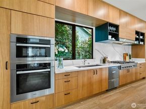 10823 SE 12th Street, Bellevue WA 98004