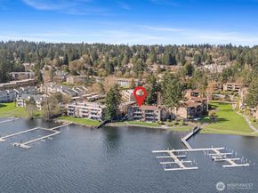 17412 NE 40th Place A6, Redmond WA 98052